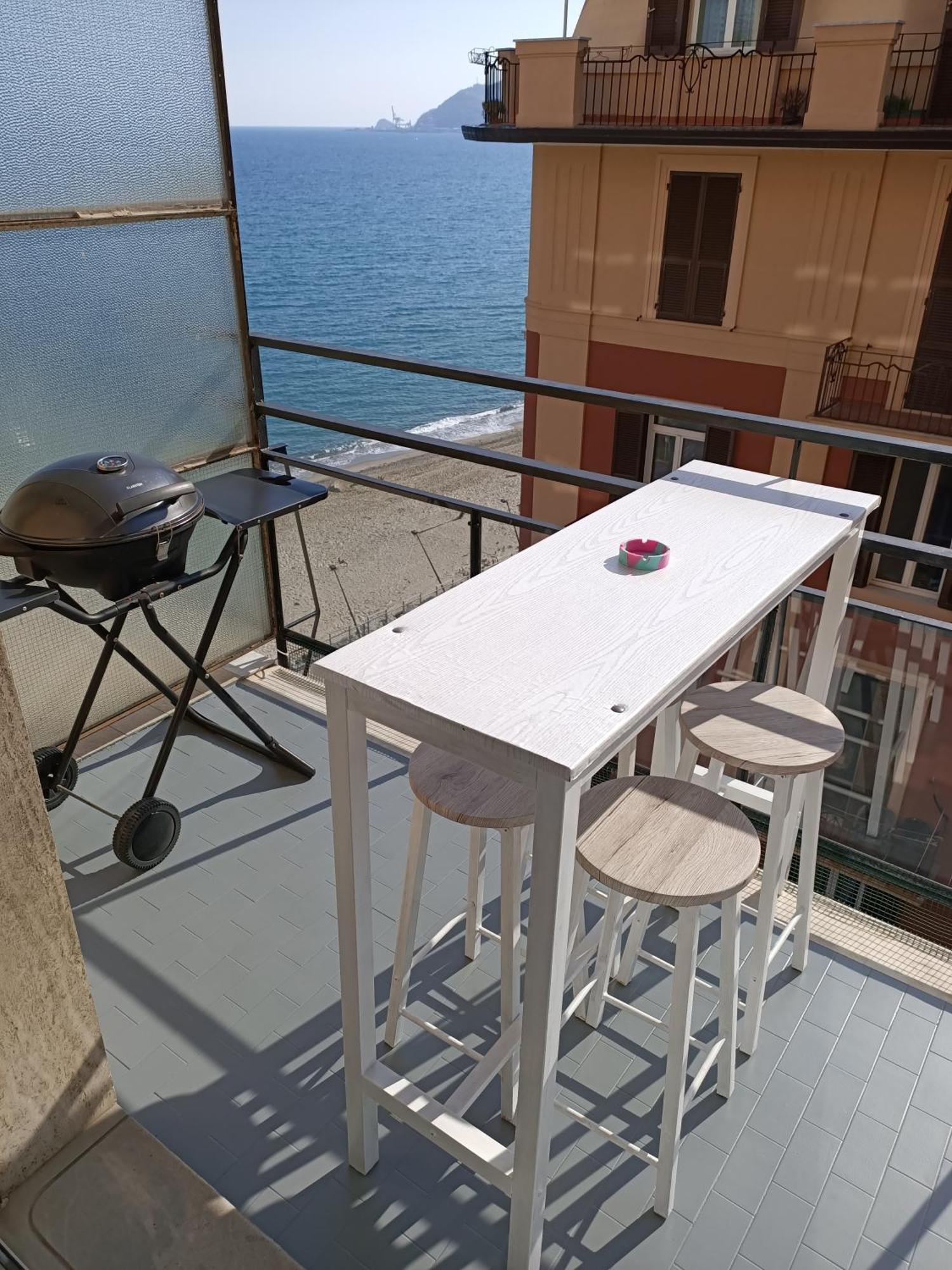 Apartmán Casa Di Noemi - Seafront With Parking Savona Exteriér fotografie